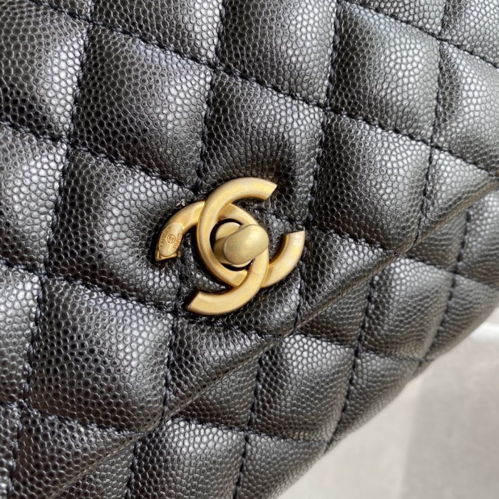  Handbag  Chanel  size  23 cm
