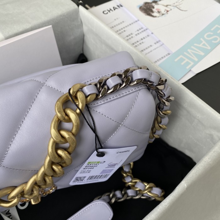 Handbag  Chanel  size 30 cm