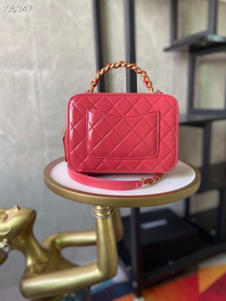  Handbag Chanel  S2179 size   13.5X18.5X7．5 Cm