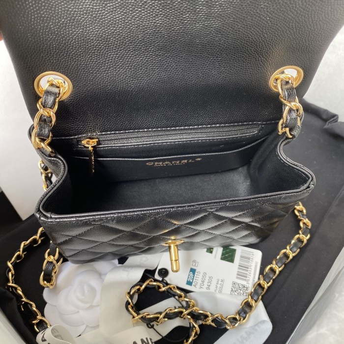 Handbag  Chanel  size 17 cm