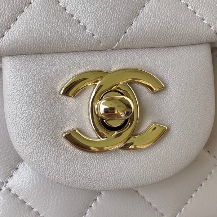 Handbag  Chanel AS2431 size 20x12x6 cm