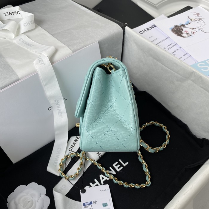  Handbag  Chanel  size 17 cm