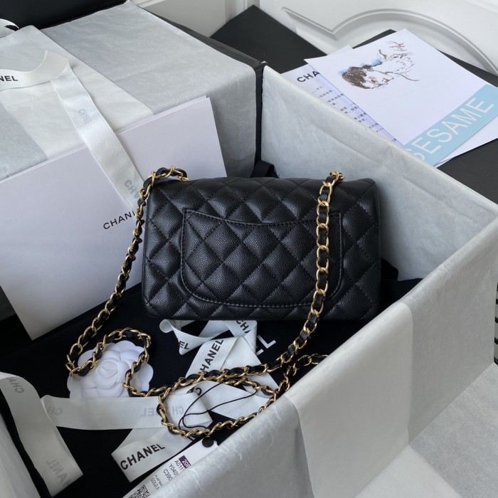 Handbag  Chanel  size 20 cm