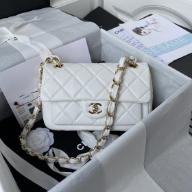  Handbag  Chanel AS2798  size 16.5×23×6 cm