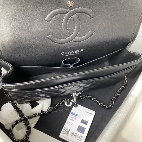 Handbag   Chanel  A01112  size  15.5x25.5x6.5 cm