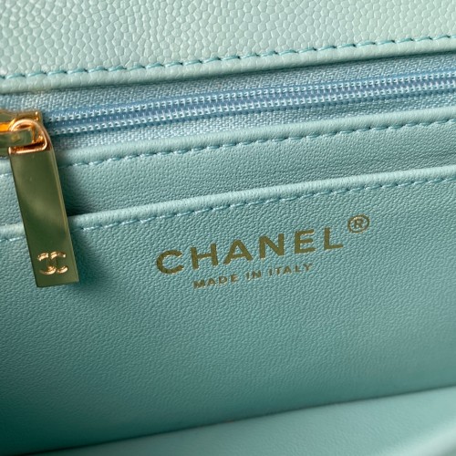 Handbag  Chanel  size 20 cm