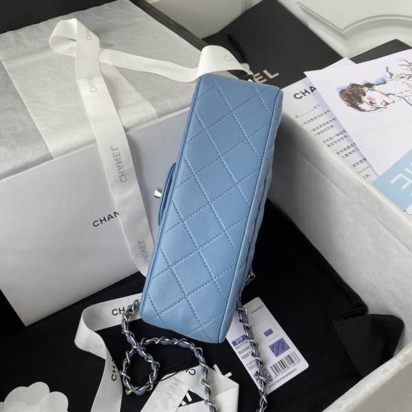 Handbag  Chanel size 20 cm