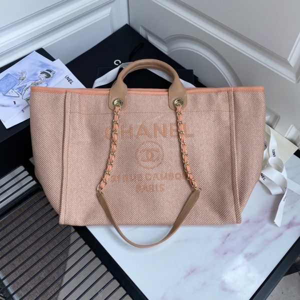  Handbag  Chanel  size  38*30*21 cm