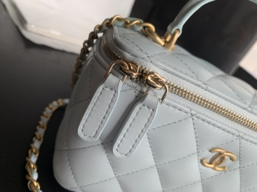  Handbag Chanel  size  17.5cmx10cmx8 cm