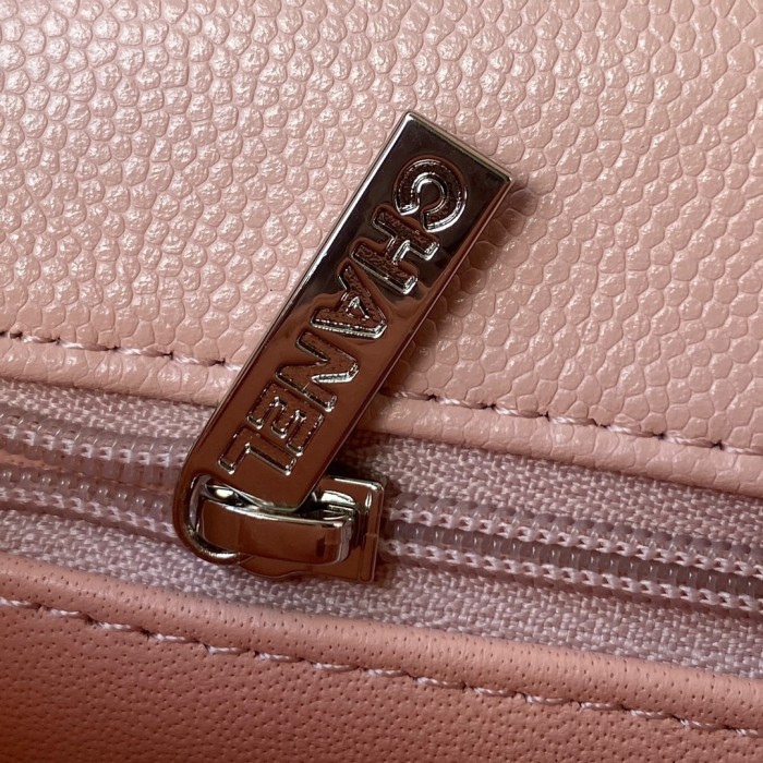 Handbag  Chanel  size 17 cm