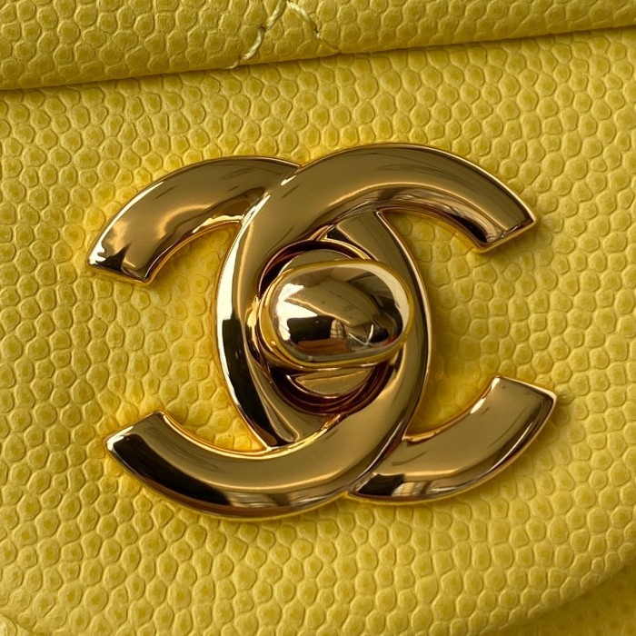  Handbag  Chanel A01112  size  15.5x25.5x6.5 cm