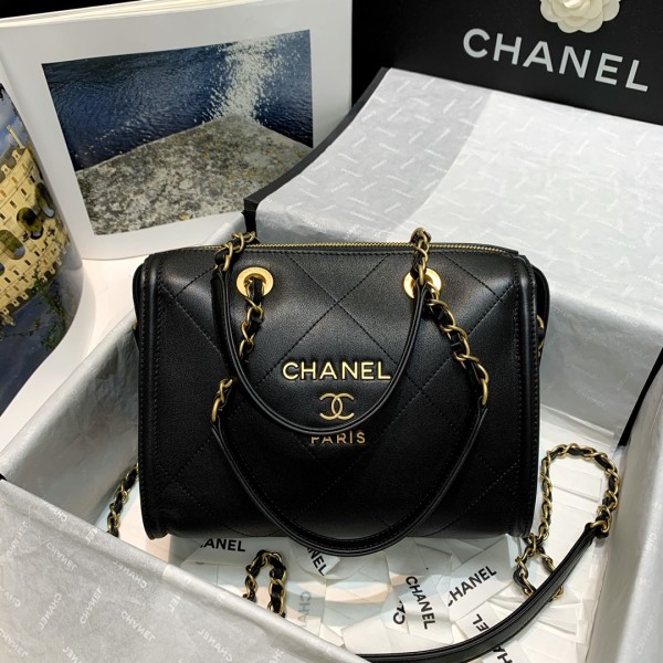  Handbag  Chanel AS2749 size  23 17 12 cm