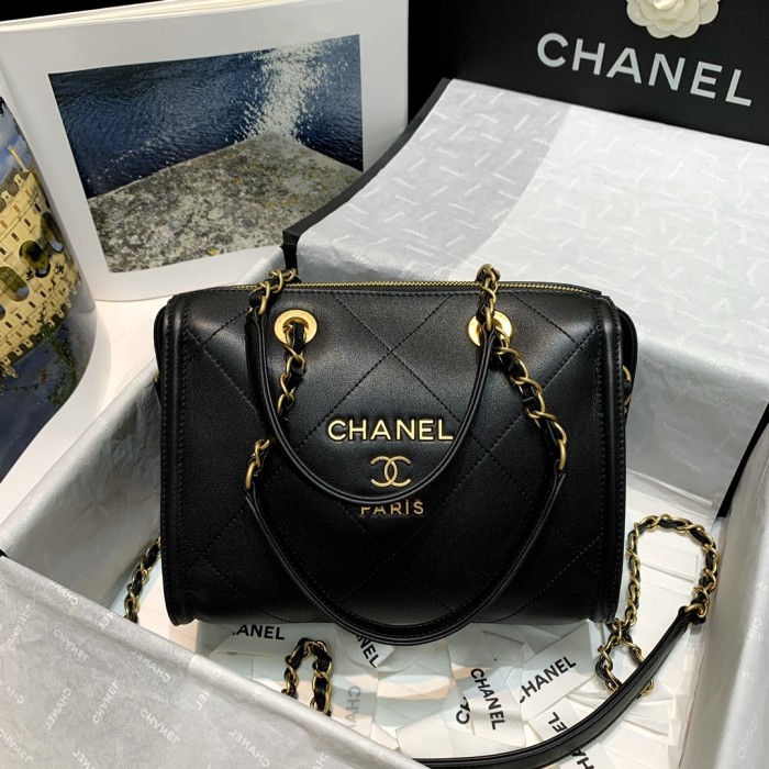  Handbag  Chanel AS2749 size  23 17 12 cm