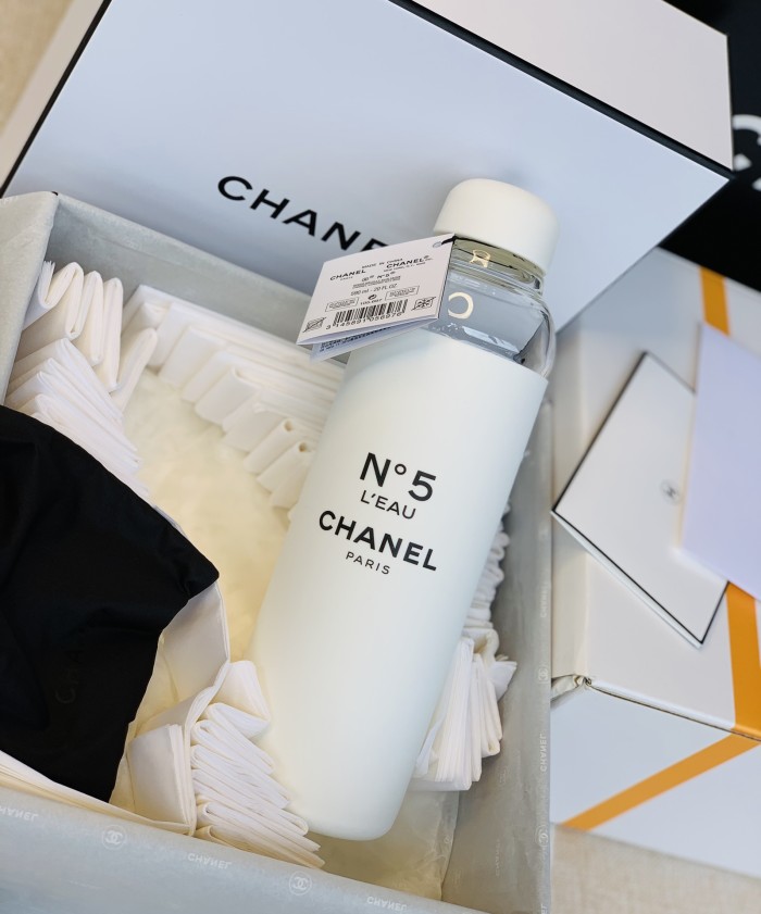  Handbag  Chanel  size 5/17 cm