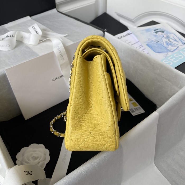  Handbag  Chanel  A01112 size 15.5x25.5x6.5 cm