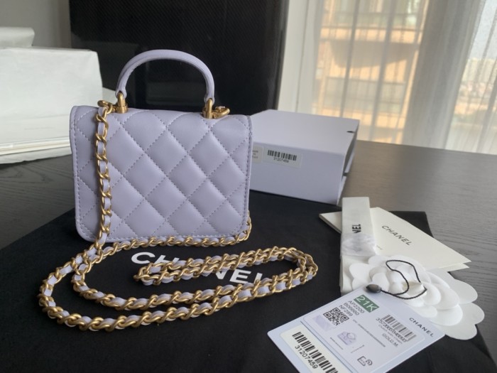  Handbag  Chanel  AP2200 size  12.5cmx9.5 cm 