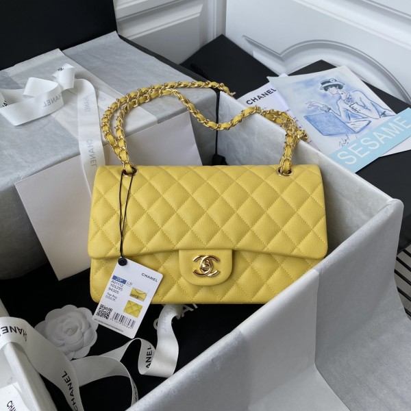  Handbag  Chanel A01112  size  15.5x25.5x6.5 cm