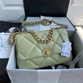  Handbag Chanel  size  30 cm