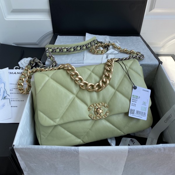  Handbag Chanel  size  30 cm
