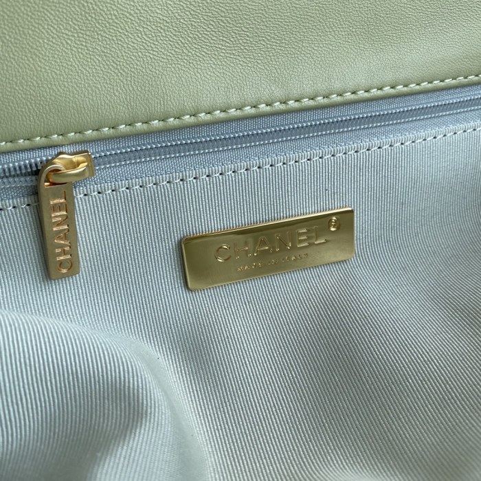  Handbag Chanel  size  30 cm