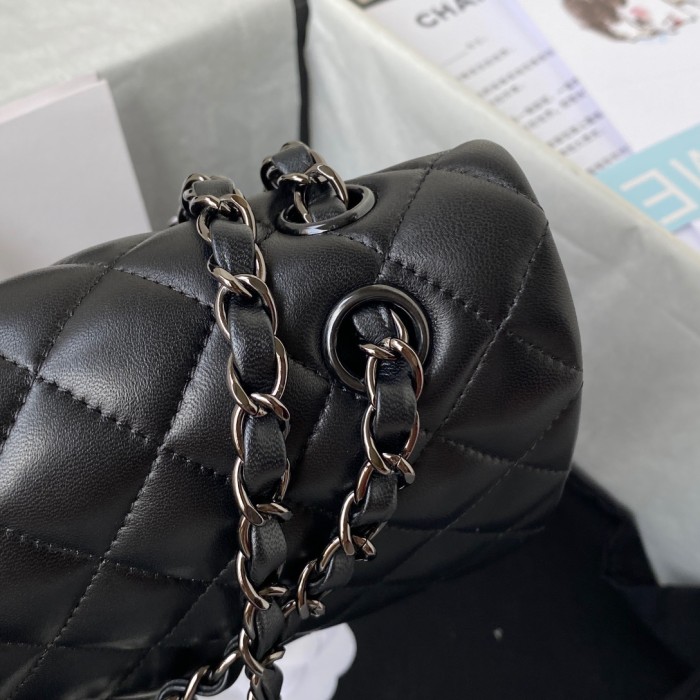  Handbag   Chanel  A01112  size  15.5x25.5x6.5 cm