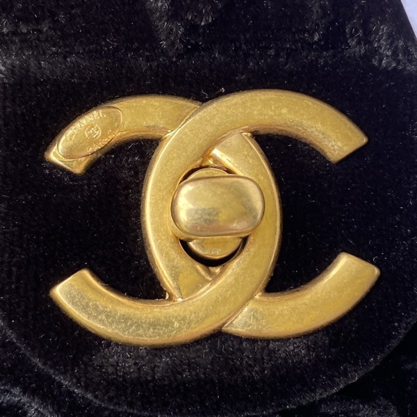  Handbag  Chanel  AS2619 size 14X19X8 cm