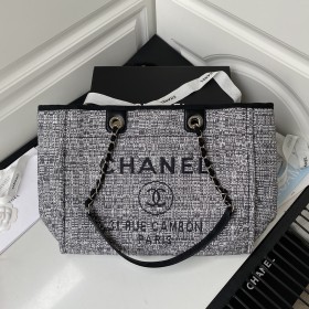  Handbag Chanel  size 38*30*21 cm