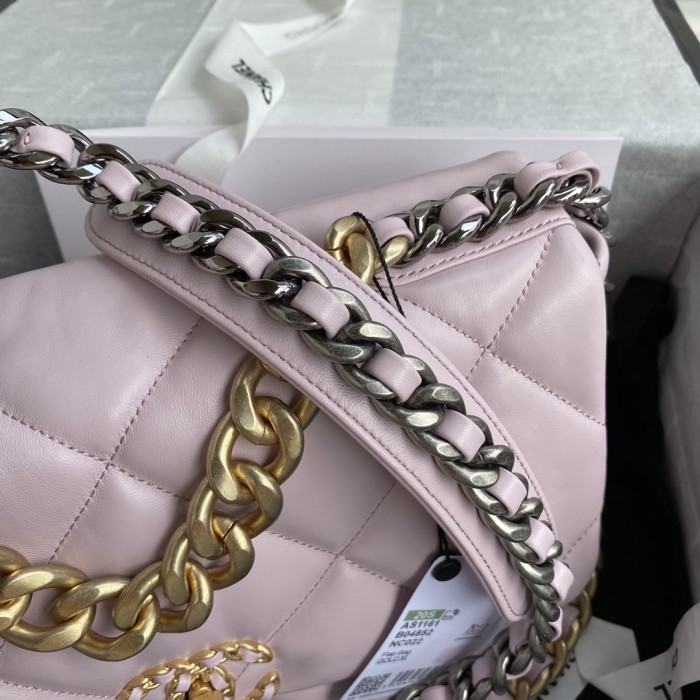  Handbag  Chanel  size  30 cm