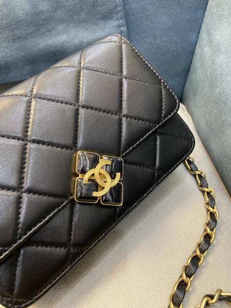  Handbag   Chanel 2260 size size 19 Cm