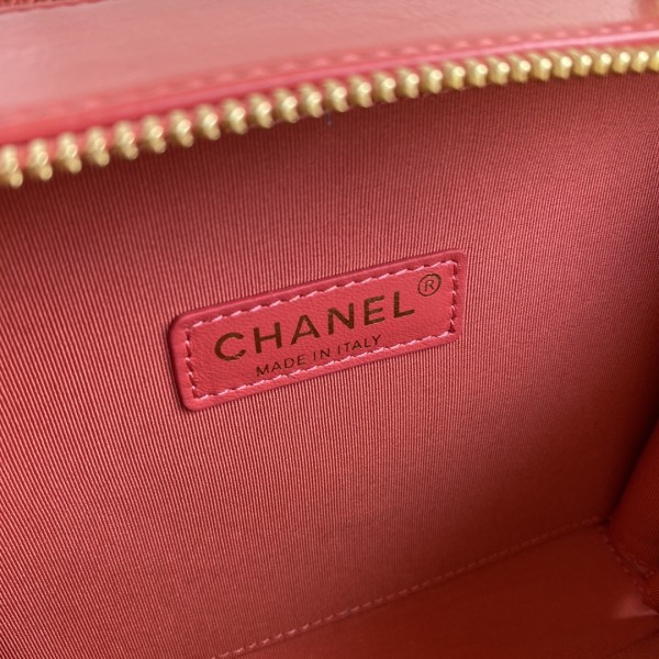  Handbag  Chanel  size  19x13.5x7.5 cm