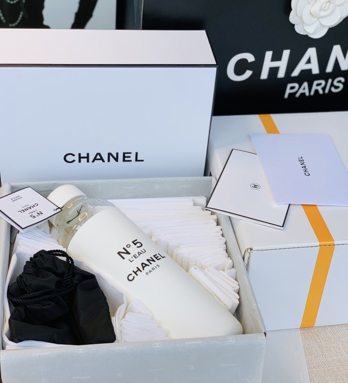  Handbag  Chanel  size 5/17 cm