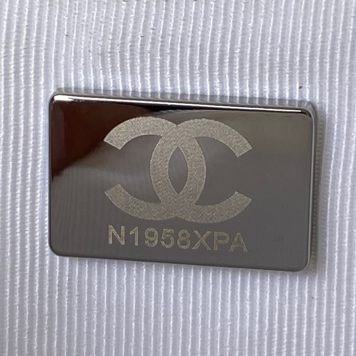 Handbag  Chanel  AP2400 size 19 cm 