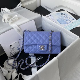  Handbag  Chanel  size  20 cm