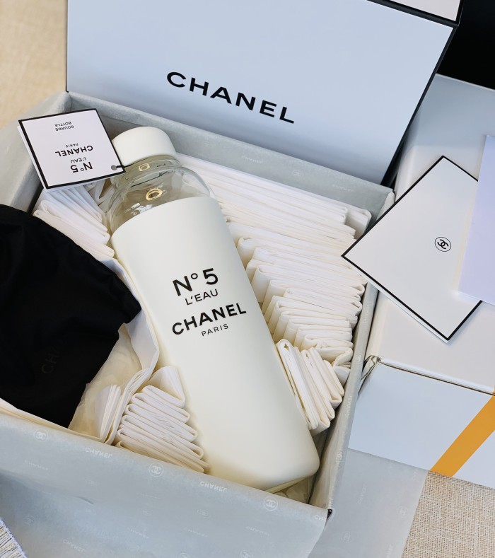  Handbag  Chanel  size 5/17 cm