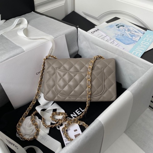  Handbag  Chanel  size 20 cm