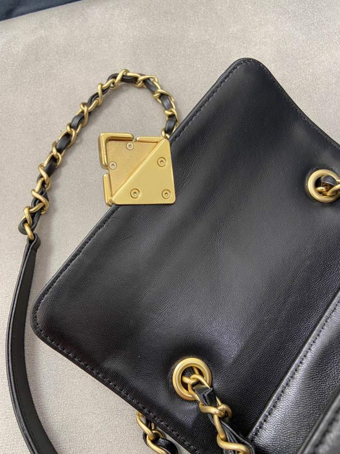  Handbag  Chanel AS2633  size 18 7 12 cm