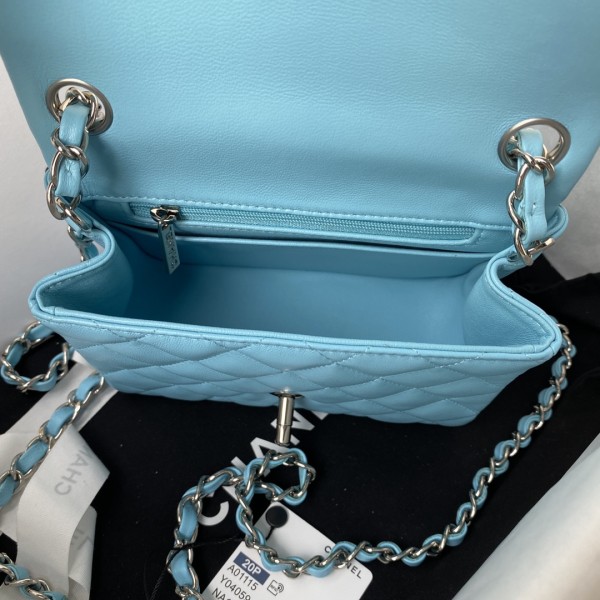  Handbag  Chanel  size 17 cm