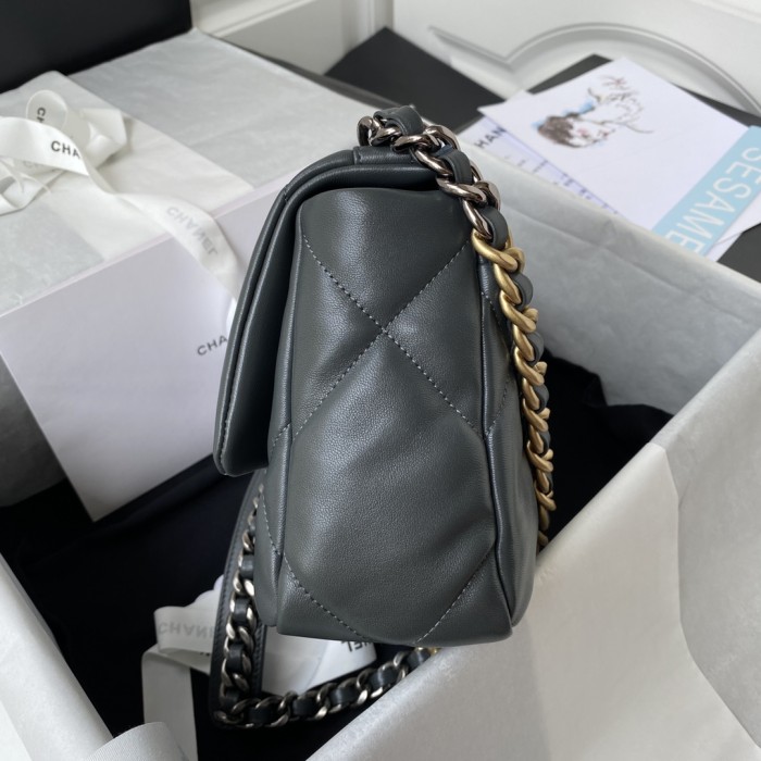  Handbag  Chanel  size  26 cm