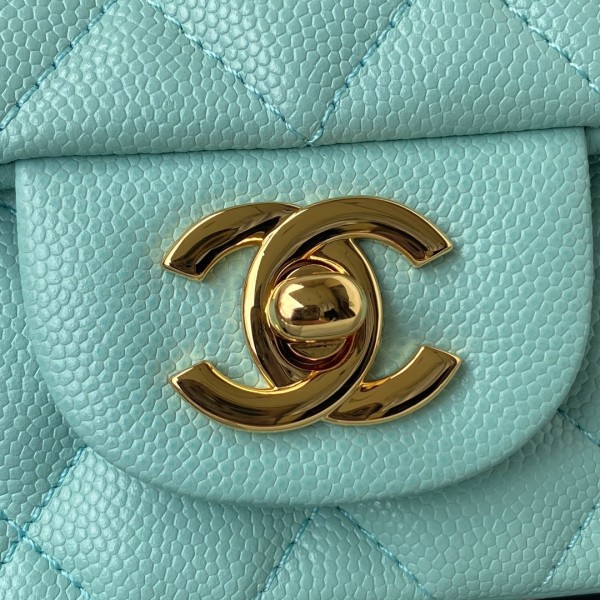  Handbag  Chanel  size 17 cm