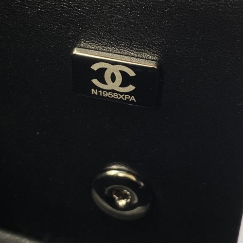  Handbag   Chanel  size  20 cm