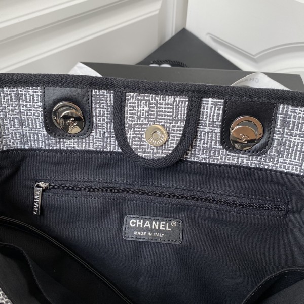  Handbag Chanel  size 38*30*21 cm