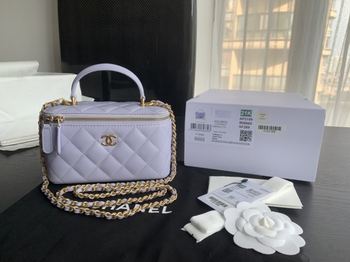 Handbag  Chanel  size 17.5cmx10cmx8 cm