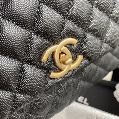  Handbag  Chanel  size  18-29-12 cm