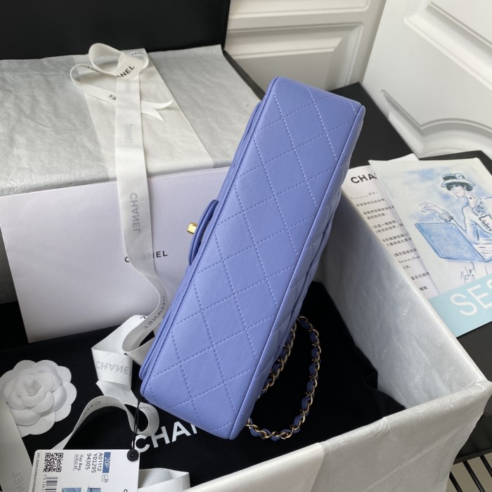 Handbag  Chanel  A01112 size  15.5x25.5x6.5 cm