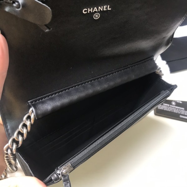  Handbag  Chanel  81969  size 19x12.5x3 cm
