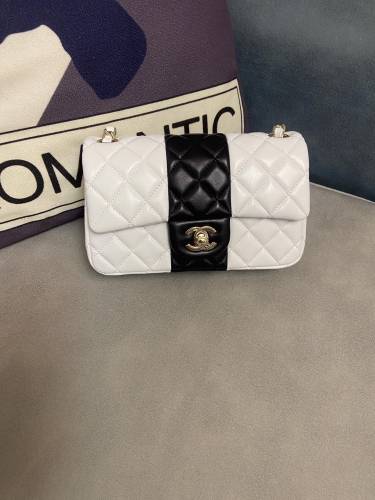 Handbag  Chanel 01116 size  20 cm