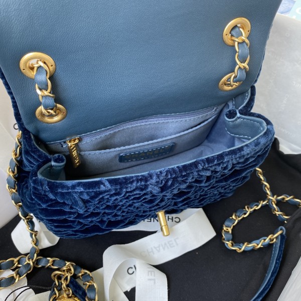  Handbag  Chanel AS2619 size 14X19X8 cm