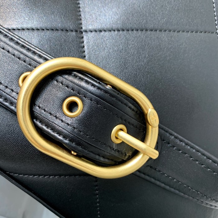  Handbag  Chanel  AS2844  size 29 28 7 cm