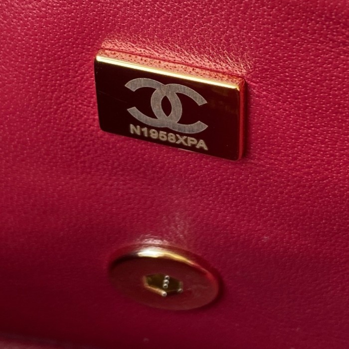  Handbag  Chanel AS2431  size 20x12x6 cm