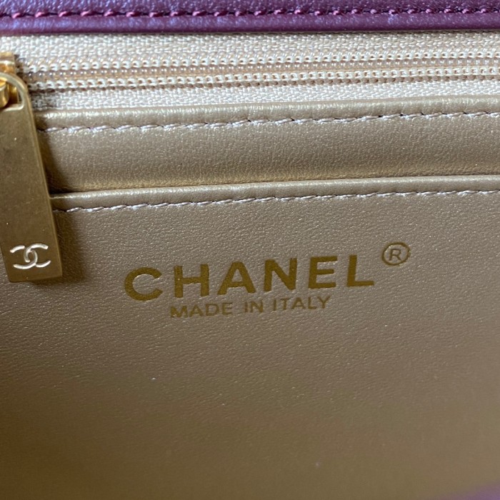 Handbag  Chanel  size 17 cm